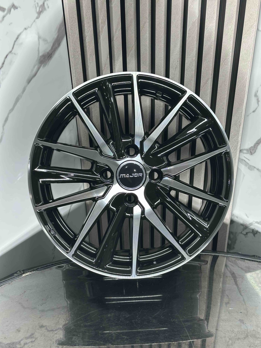 Top Grade t/g 1056 6.5x15/4x100 D67.1 ET35 4 диска черный, серебристый
