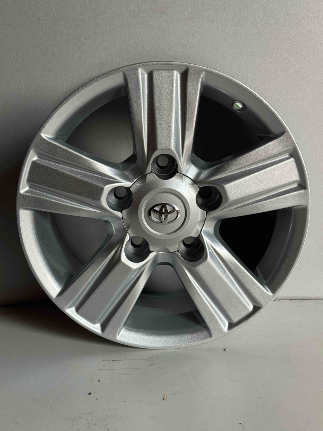 Toyota r1002 8x17/5x150 D110.5 ET50 4 диска серебристый