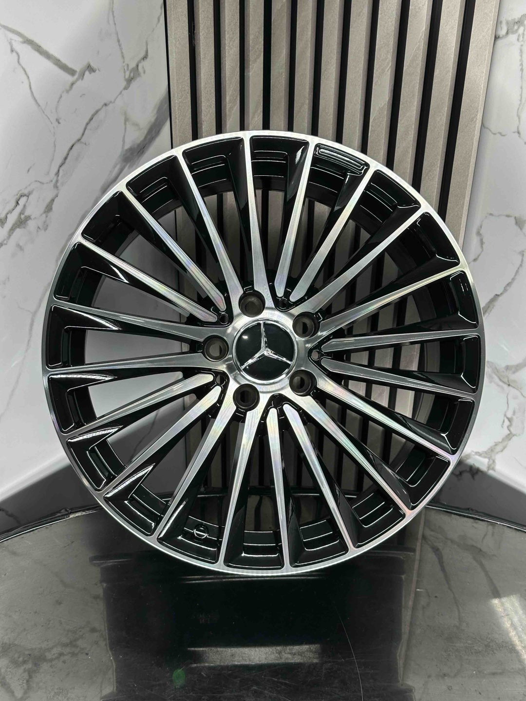 Mercedes-Benz t/g h3221f 8x18/5x112 D66.5 ET36 4 диска черный, серебристый