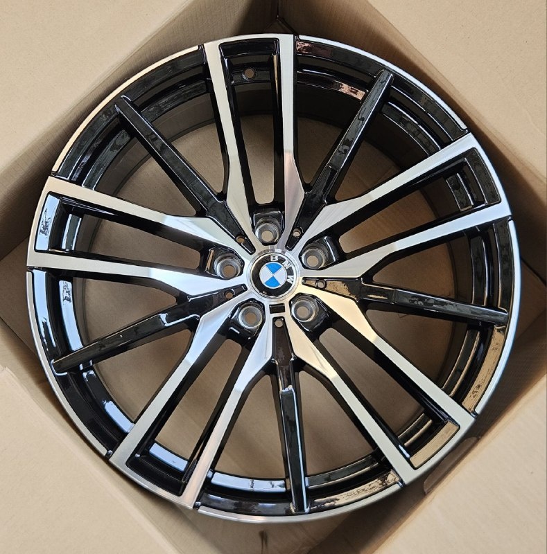 Fonyee SM D1473 9.5x21/5x112 D66.6 ET37 4 диска черный, серебристый