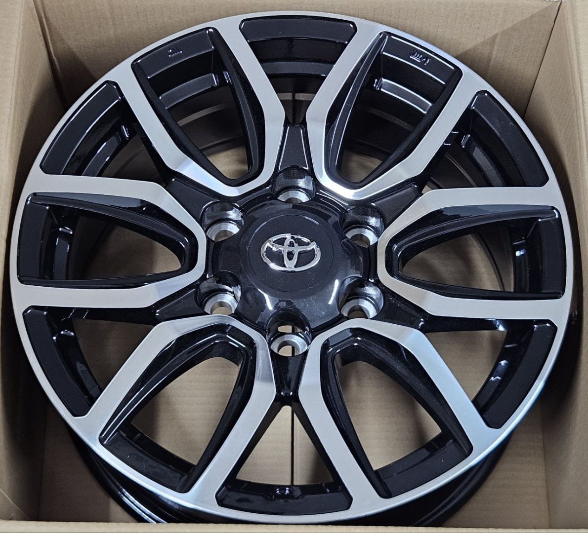 Fonyee SM H3131F 7.5x17/6x139.7 D106.1 ET25 4 диска черный