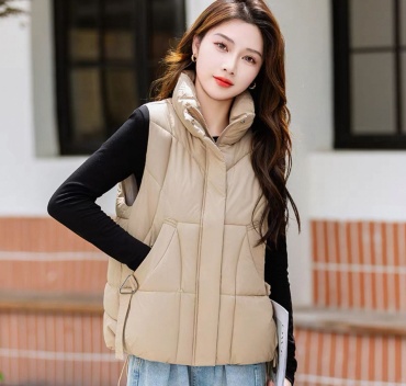 Жилет FASHION бежевый