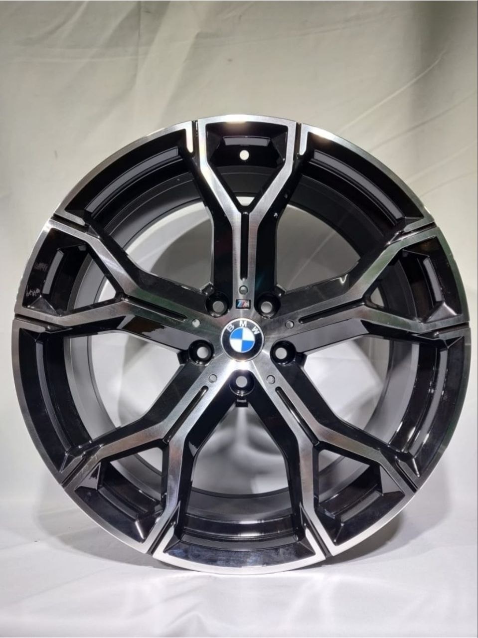 RNO 265 9x21/5x112 D66.6 ET37 4 диска черный, серебристый