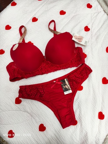 Комплект нижнего белья BELLA NOTTE красный