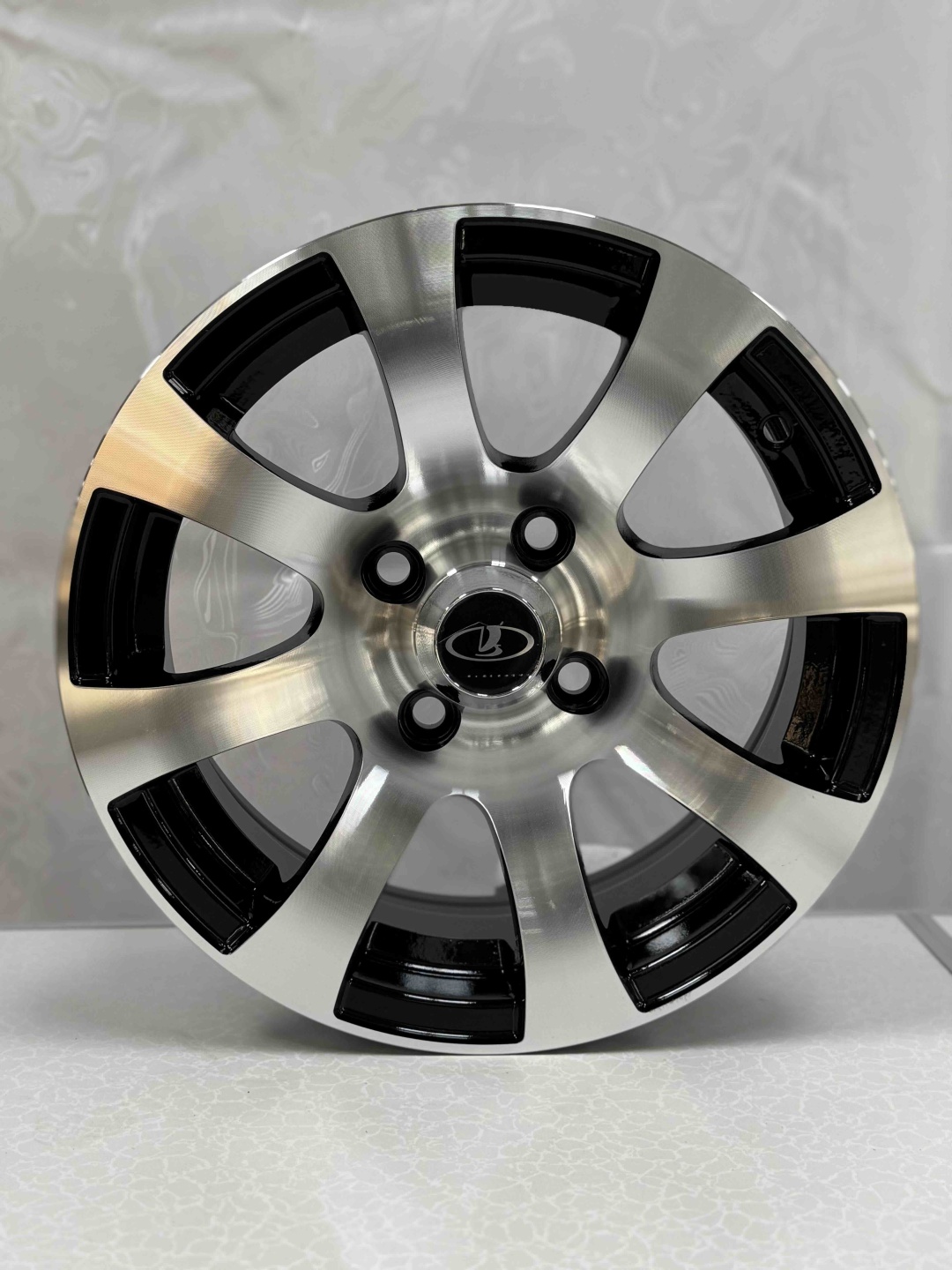 Top Grade 50057 5.5x13/4x98 D58.6 ET10 4 диска черный, серебристый