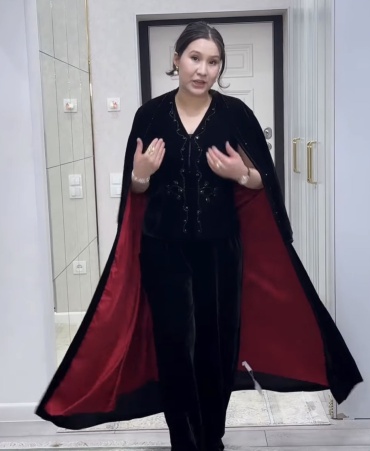 Национальный костюм черный