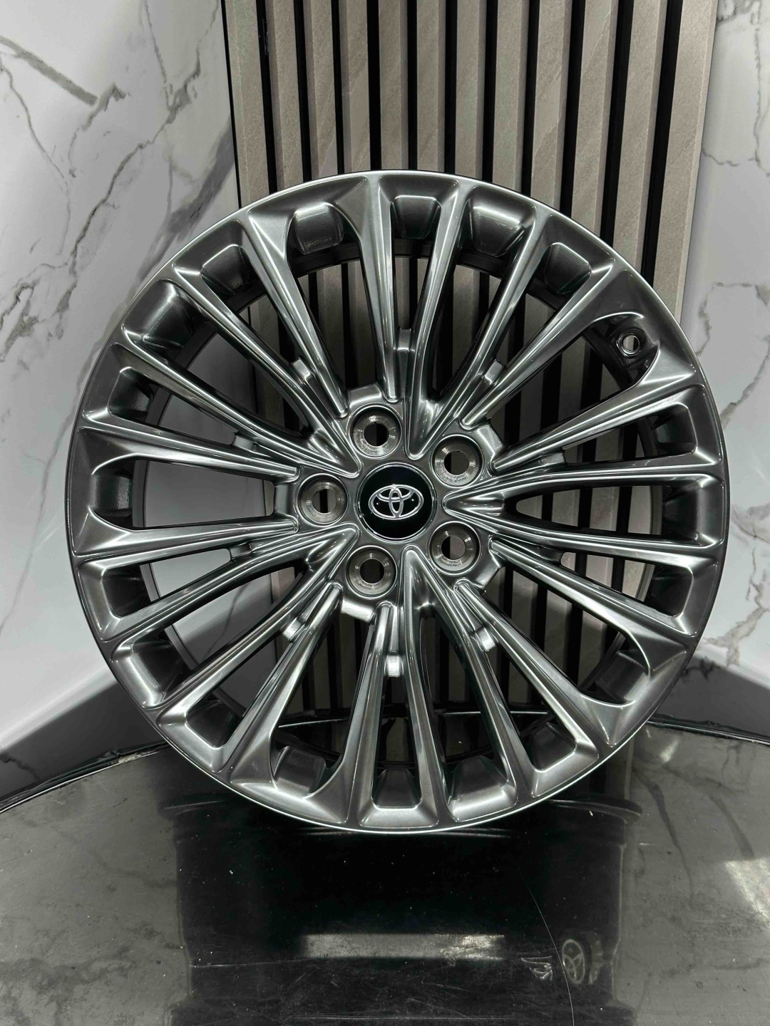 Toyota h748f 8x18/5x114.3 D60.1 ET45 4 диска графит