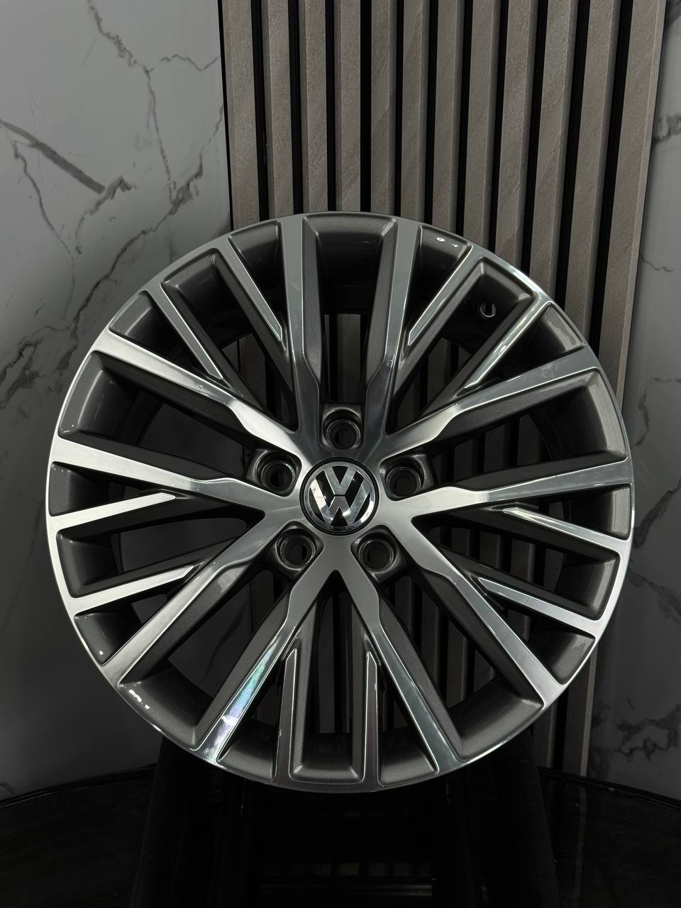 Top Grade Volkswagen 7045 8x17/5x112 D57.1 ET41 4 диска графит