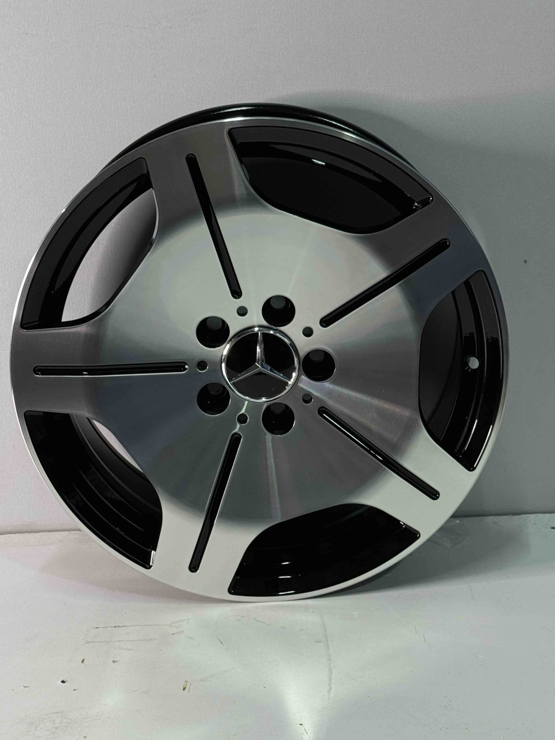 Mercedes-Benz 035-7 7.5x17/5x112 D66.5 ET35 4 диска черный, серебристый