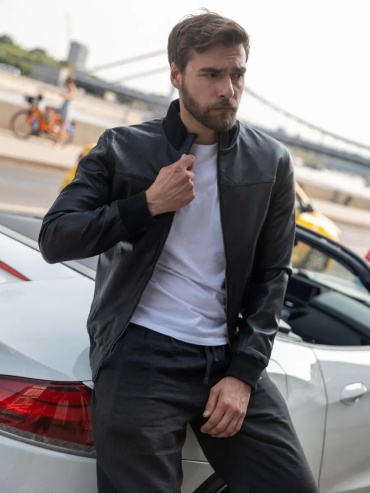 Бомбер AMARINO Fashion черный