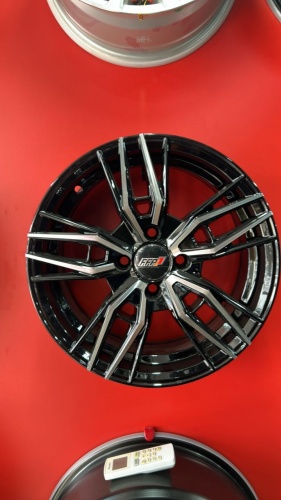 LKN Lkn 1115 6.5x15/4x100 D67.1 ET35 4 диска черный, серебристый