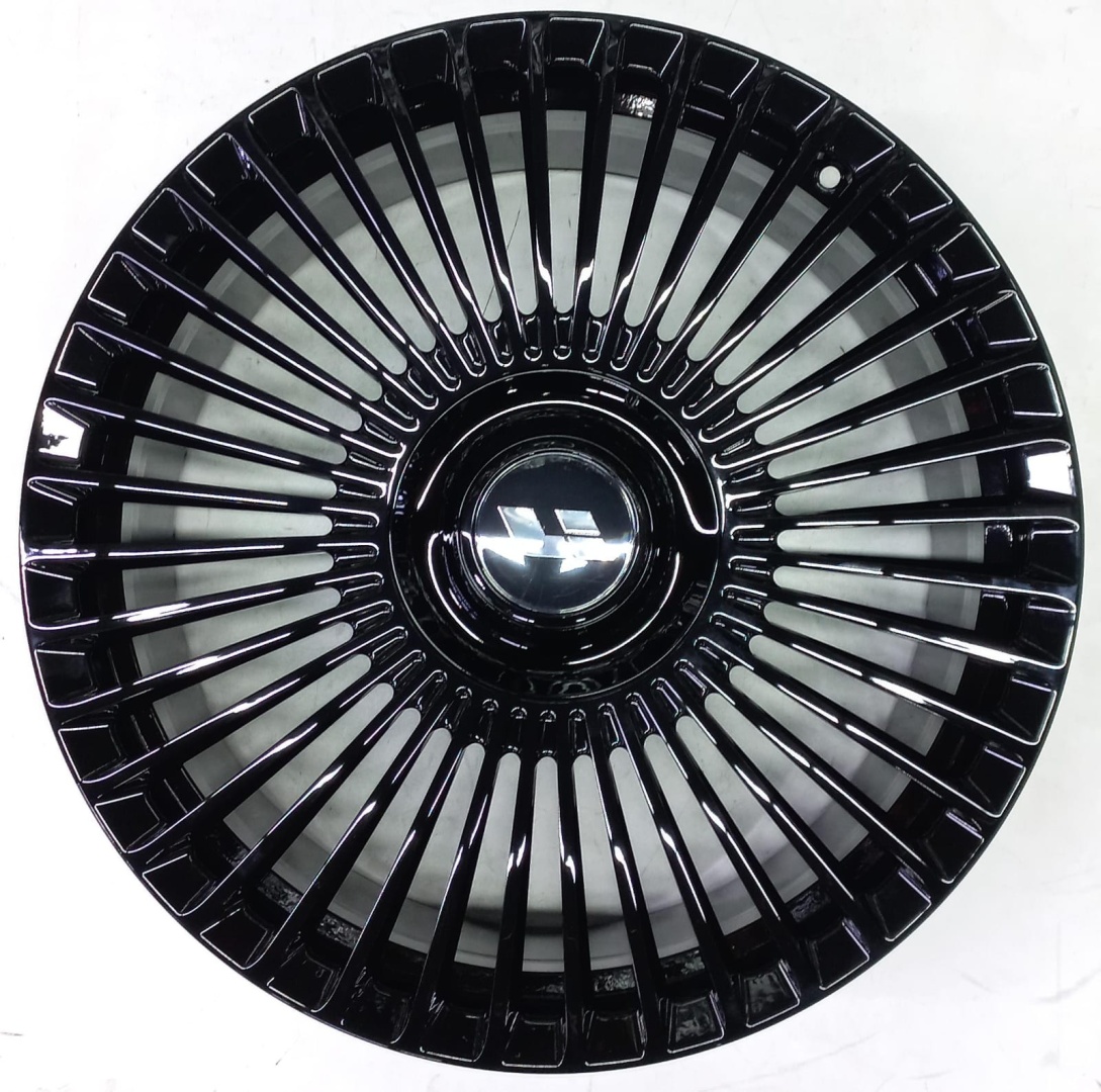 LiXiang Lixiang 0325 9x21/5x120 D62.5 ET38 4 диска черный