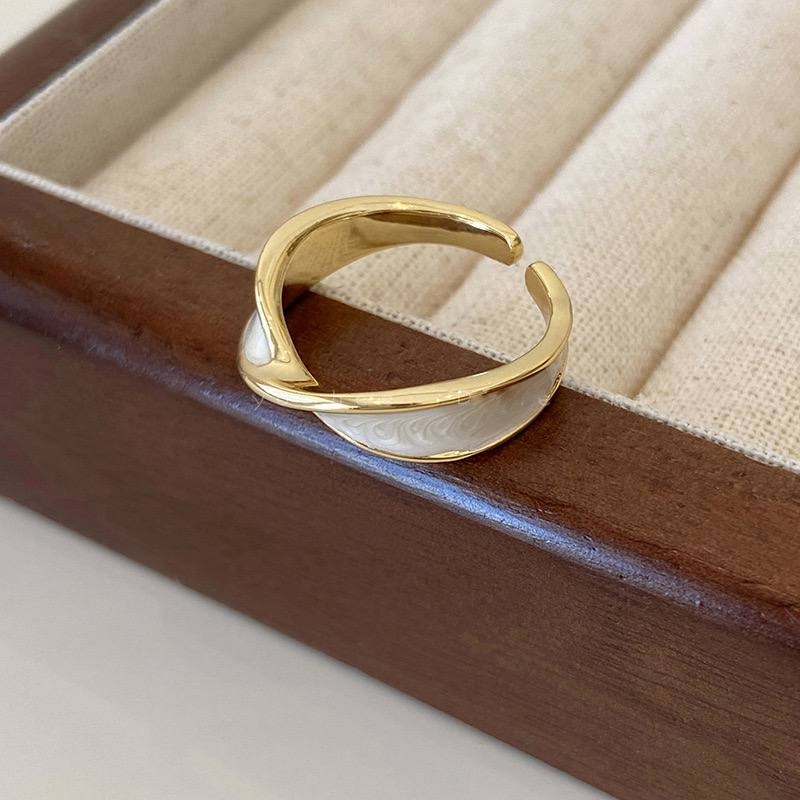 Кольцо Billiza Ring white pearl 01 размер регулируемый бижутерный сплав, без вставок