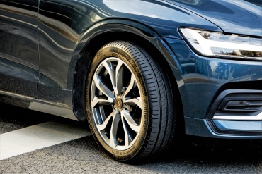 Continental Ultra Ccontact 7 265/45 R20 94 V без шипов
