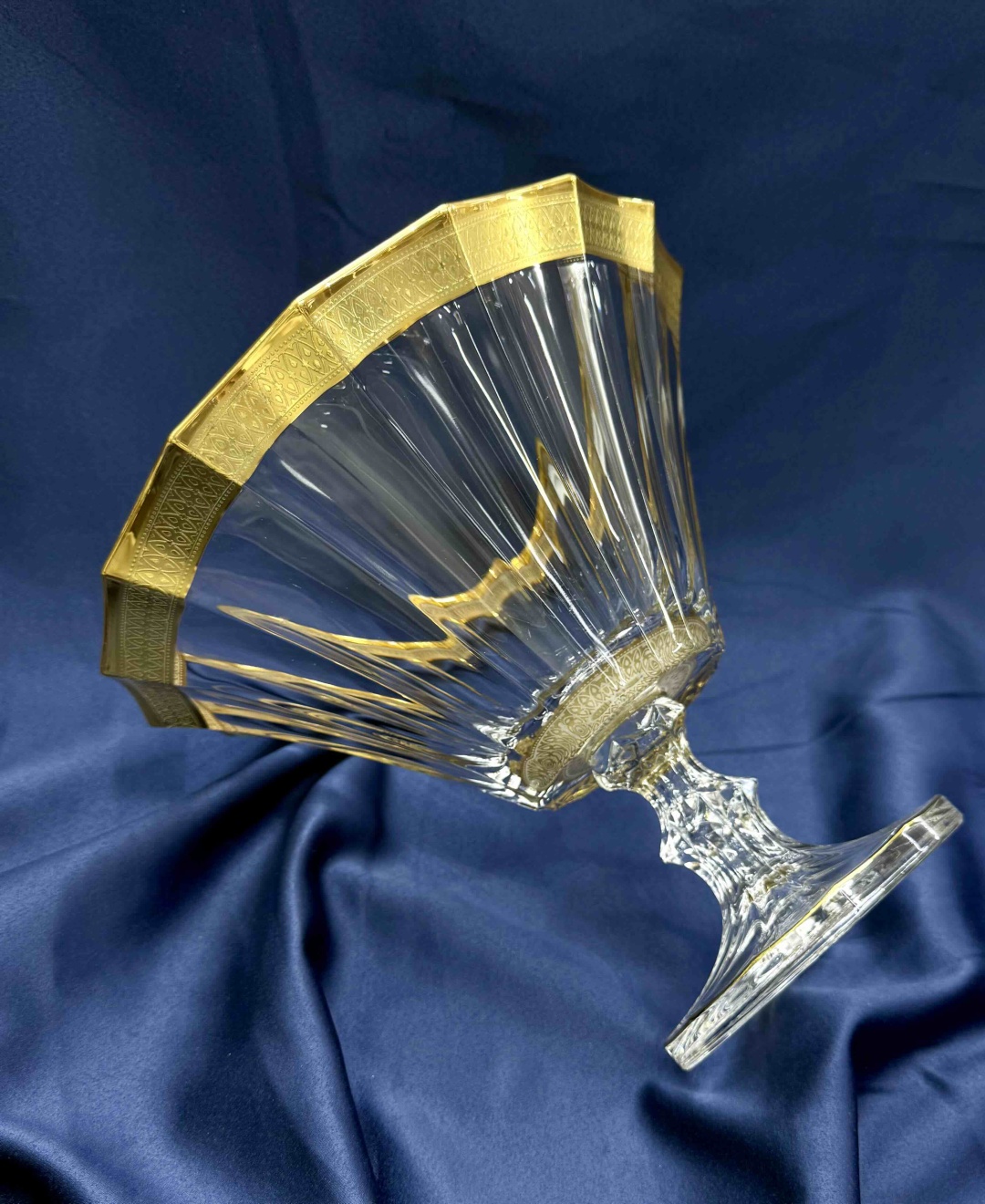 Astra Gold фруктовница Royal Golden Embossed Light A004G-1A28 круглая 1 шт