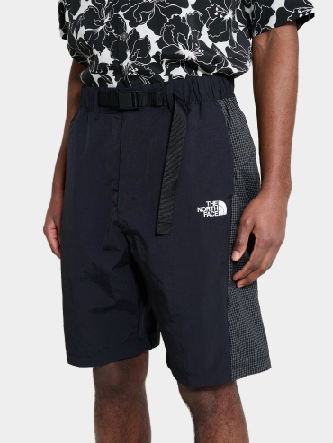 Спортивные шорты The North Face черный