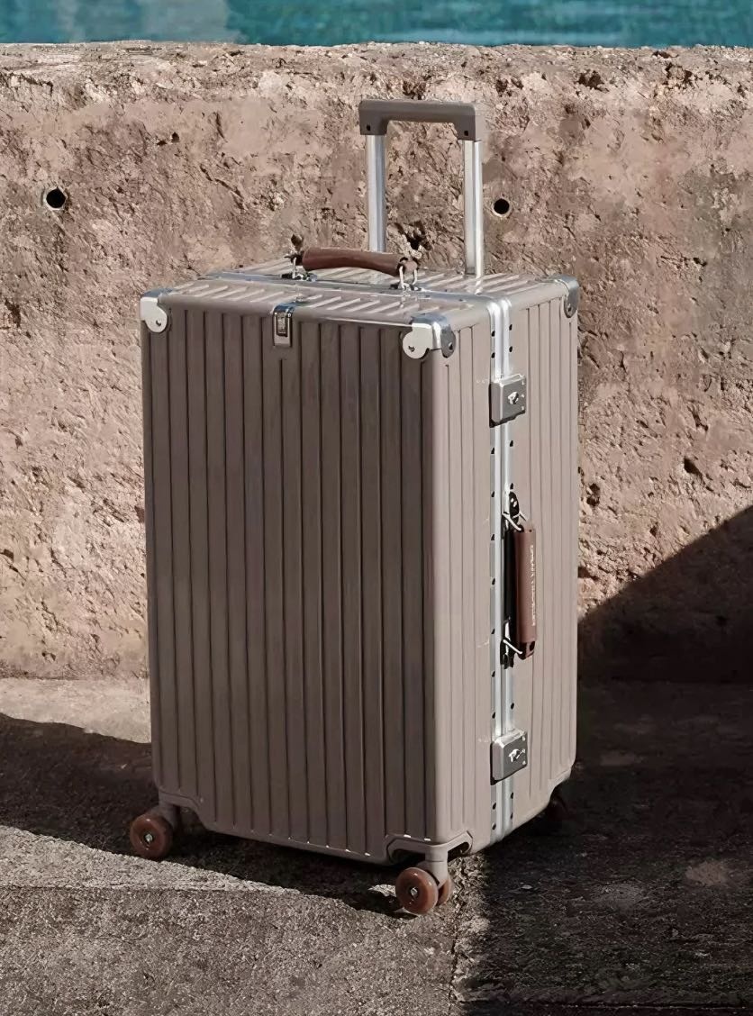 Чемодан MISS GAIL Luxury01 поликарбонат 80 л коричневый