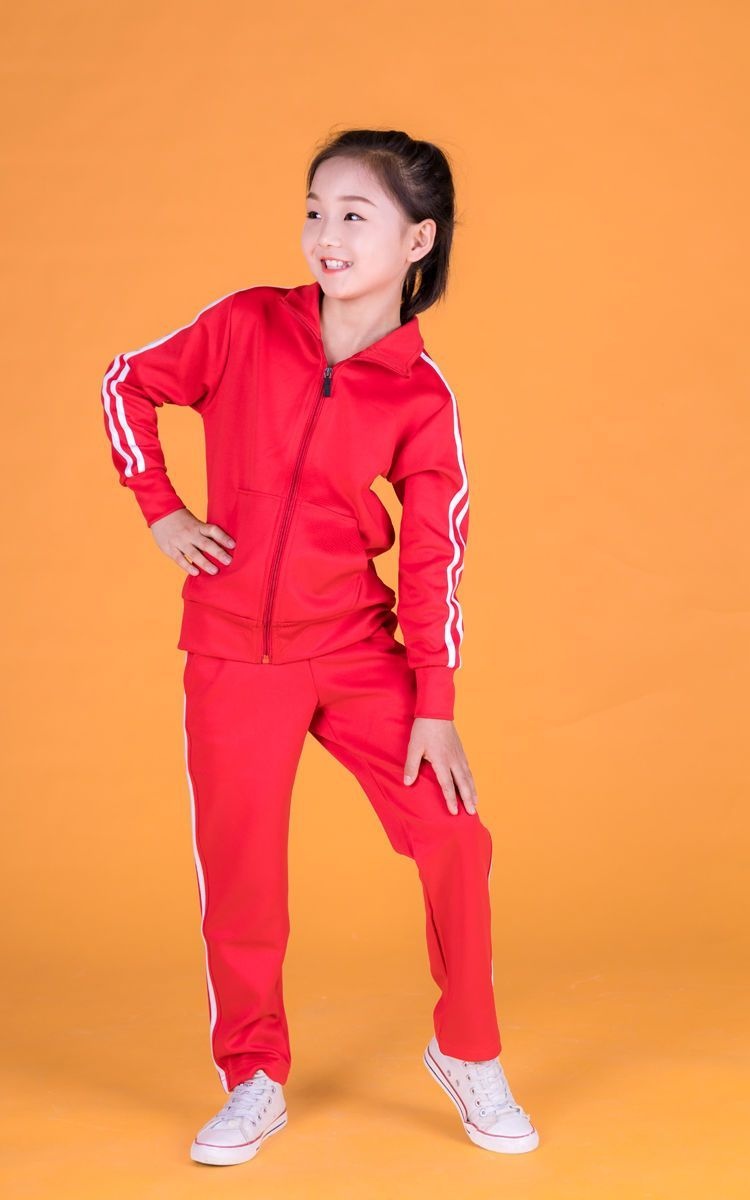Спортивный костюм красный
