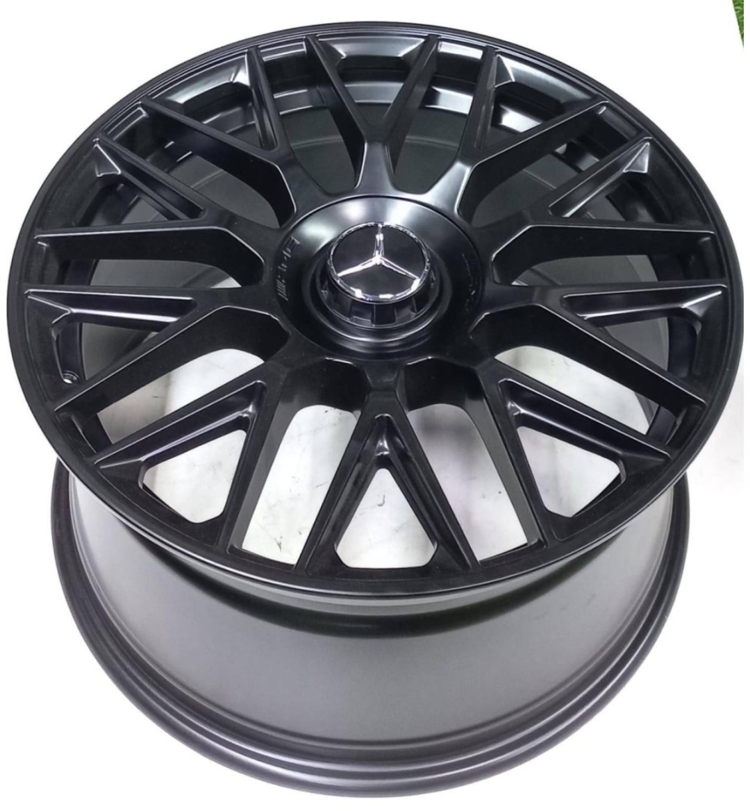 RNO 1766 8.5/9.5x19/5x112 D66.6 ET40.35 4 диска черный, серебристый