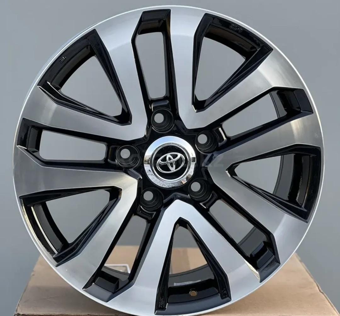 Rainbow Dance Toyota LC200 8x18/5x150 D110.1 ET45 4 диска черный, серебристый