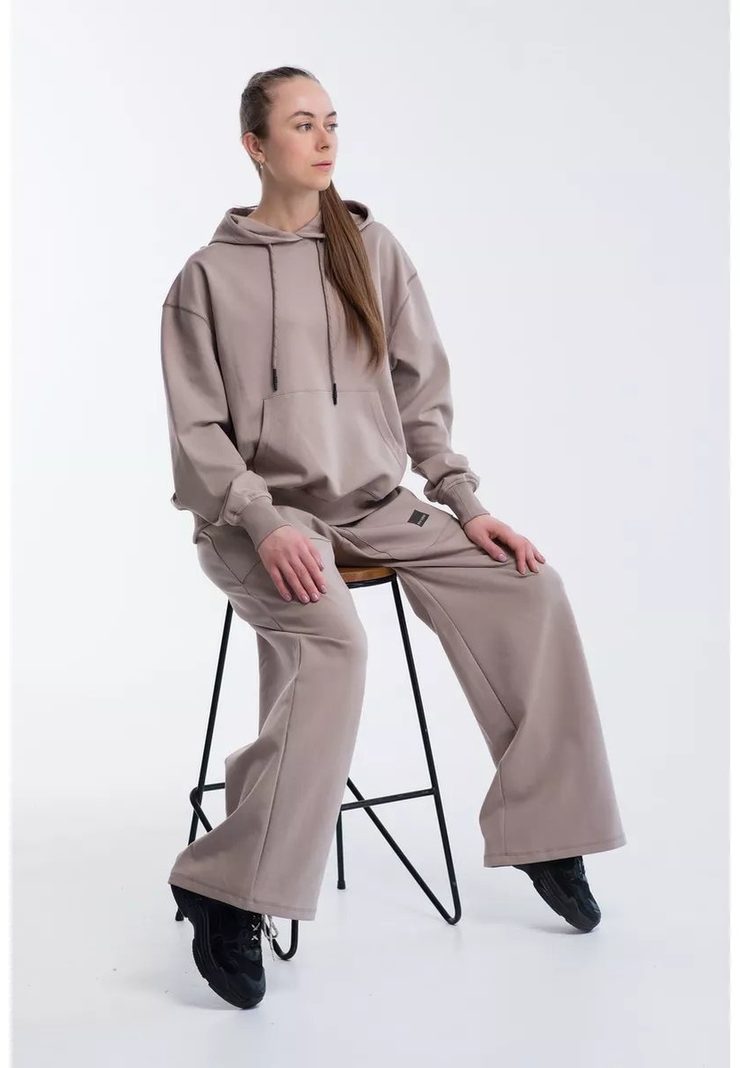 Спортивный костюм бежевый