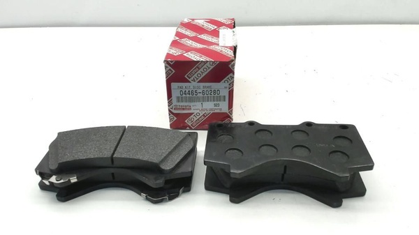 Колодки Toyota передние 0446560280