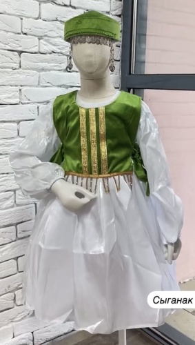 Национальный костюм белый, зеленый