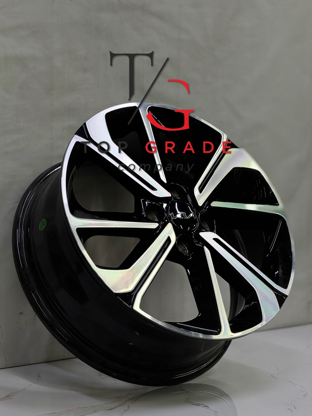 HYUNDAI / KIA Top grade0051 6.5x16/4x100 D54.1 ET45 4 диска черный, серебристый