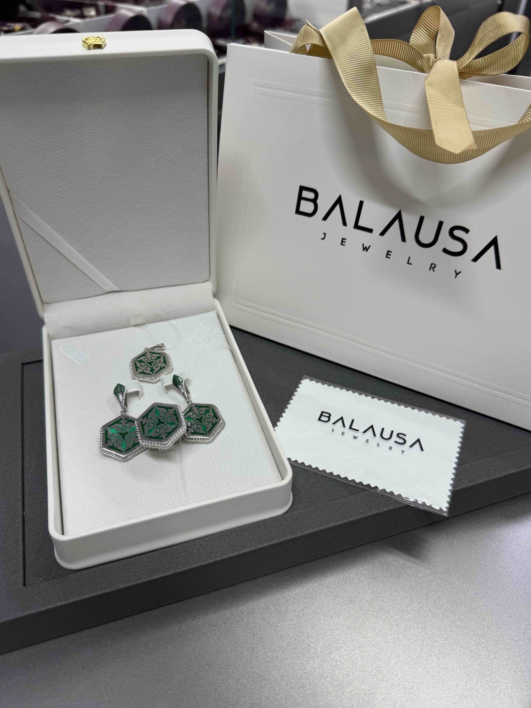 Balausa Jewelry ZH091(9-10) 18р вес 28 г серебро, эмаль