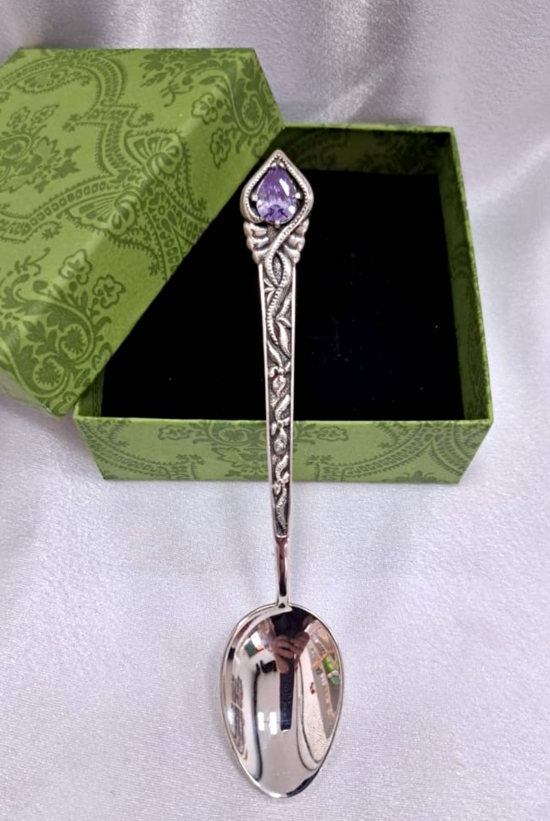 Ложка SANDARA silver Серебряная ложка с камнем , цвет розовый или белый, столовое серебро вес 19.5 г серебро, цирконий