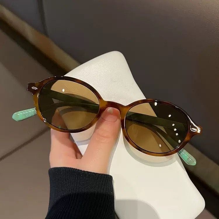 Солнцезащитные очки овальные однотонные