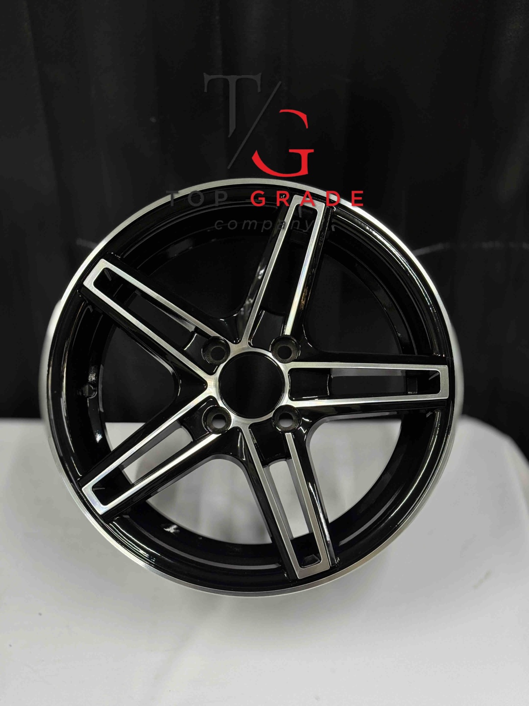 Top Grade Top grade0039 7.5x15/4x100 D67.1 ET35 4 диска черный, серебристый