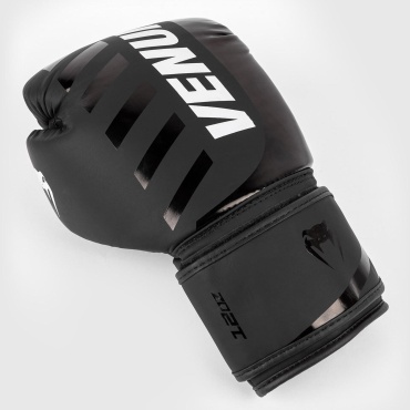 Боксерские перчатки Decathlon 12 oz черный