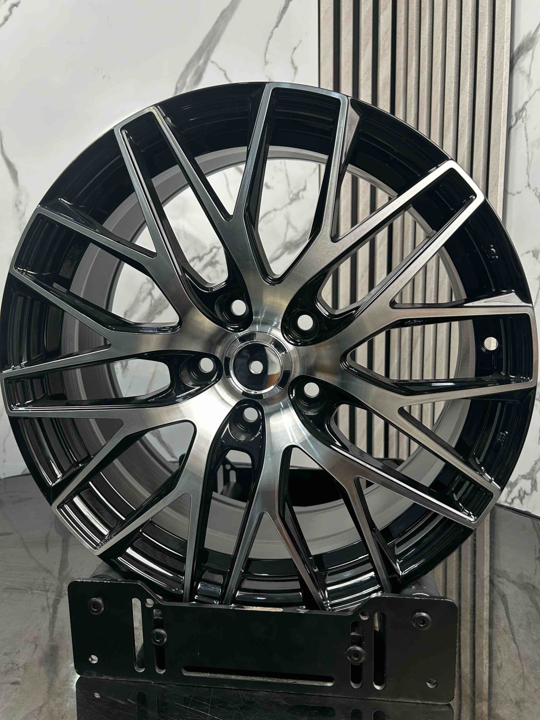 Top Grade EXPRES3487 7.5x17/5x114.3 D67.1 ET35 4 диска серебристый, черный