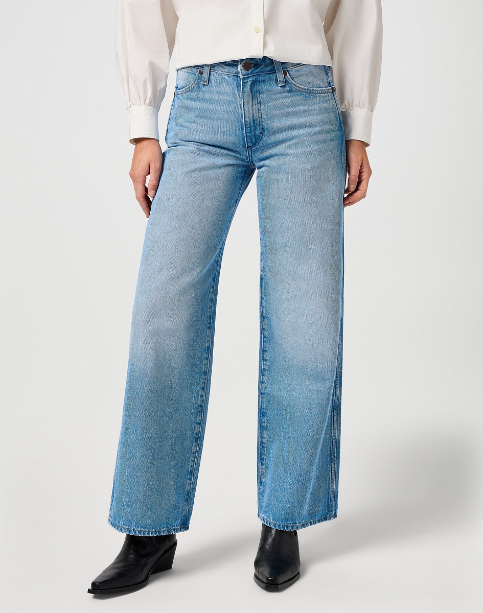 Джинсы широкие и расклешенные Wrangler голубой