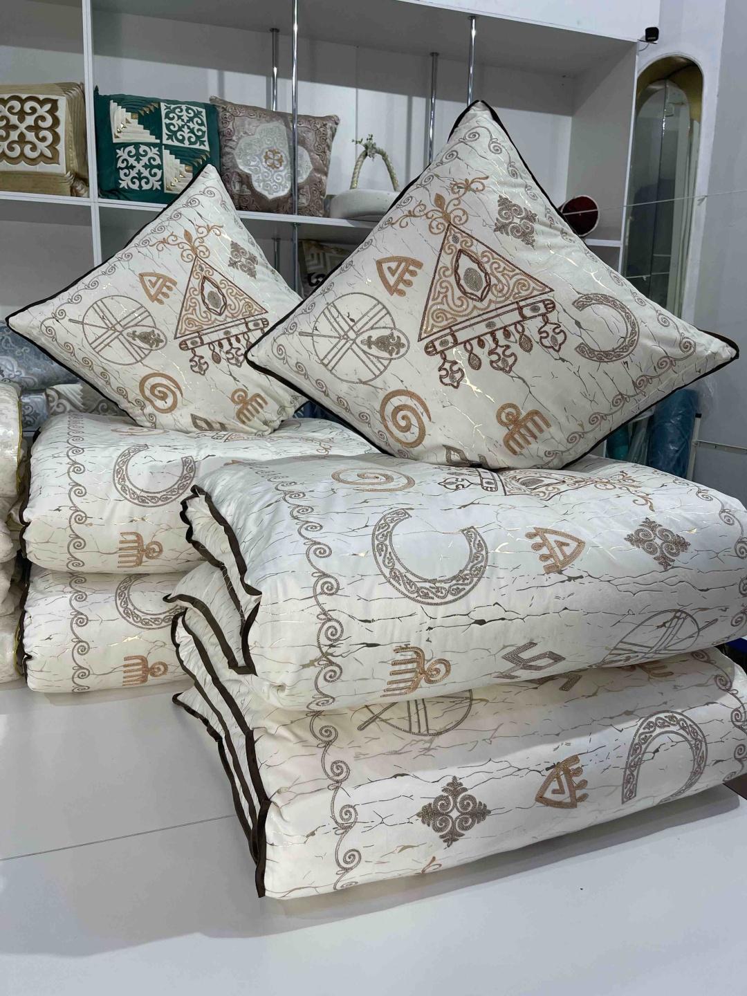 Samruk körpe комплект корпе с подушками 220x80 см, вата, айвори