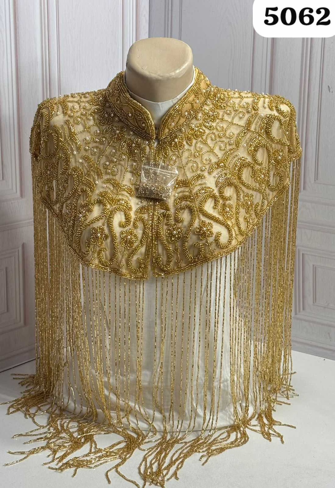 Кейп ювелирный сплав, бисер, кристаллы Swarovski