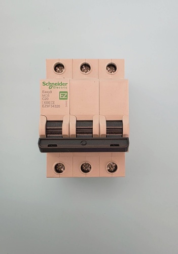 Schneider Electric автоматический выключатель 3P 20 A, 4.5 кА, 400 В