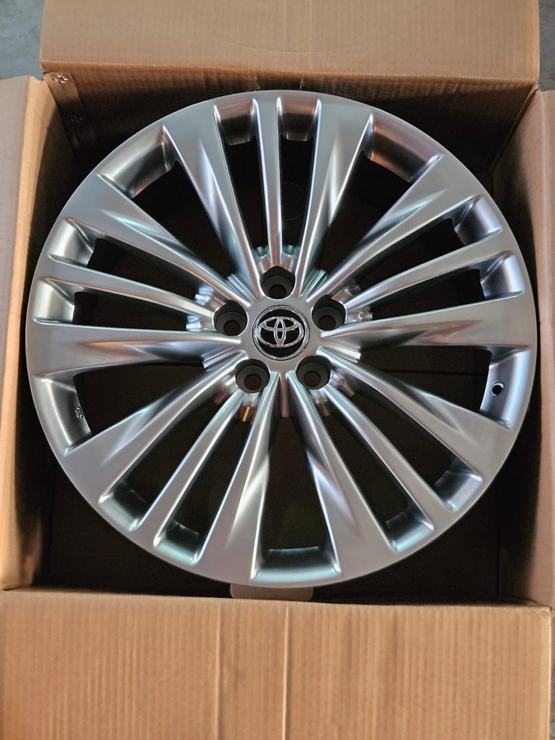 Fonyee SM FBX245-20 8x20/5x114.3 D60.1 ET35 4 диска графит