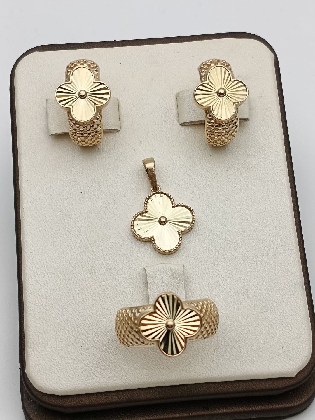 Arti-Gold 990011 вес 8.79 г золото, без вставок