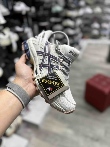 Кроссовки GEL-KAHANA 8 термо/фольга GORE-TEX бежевый, розовый