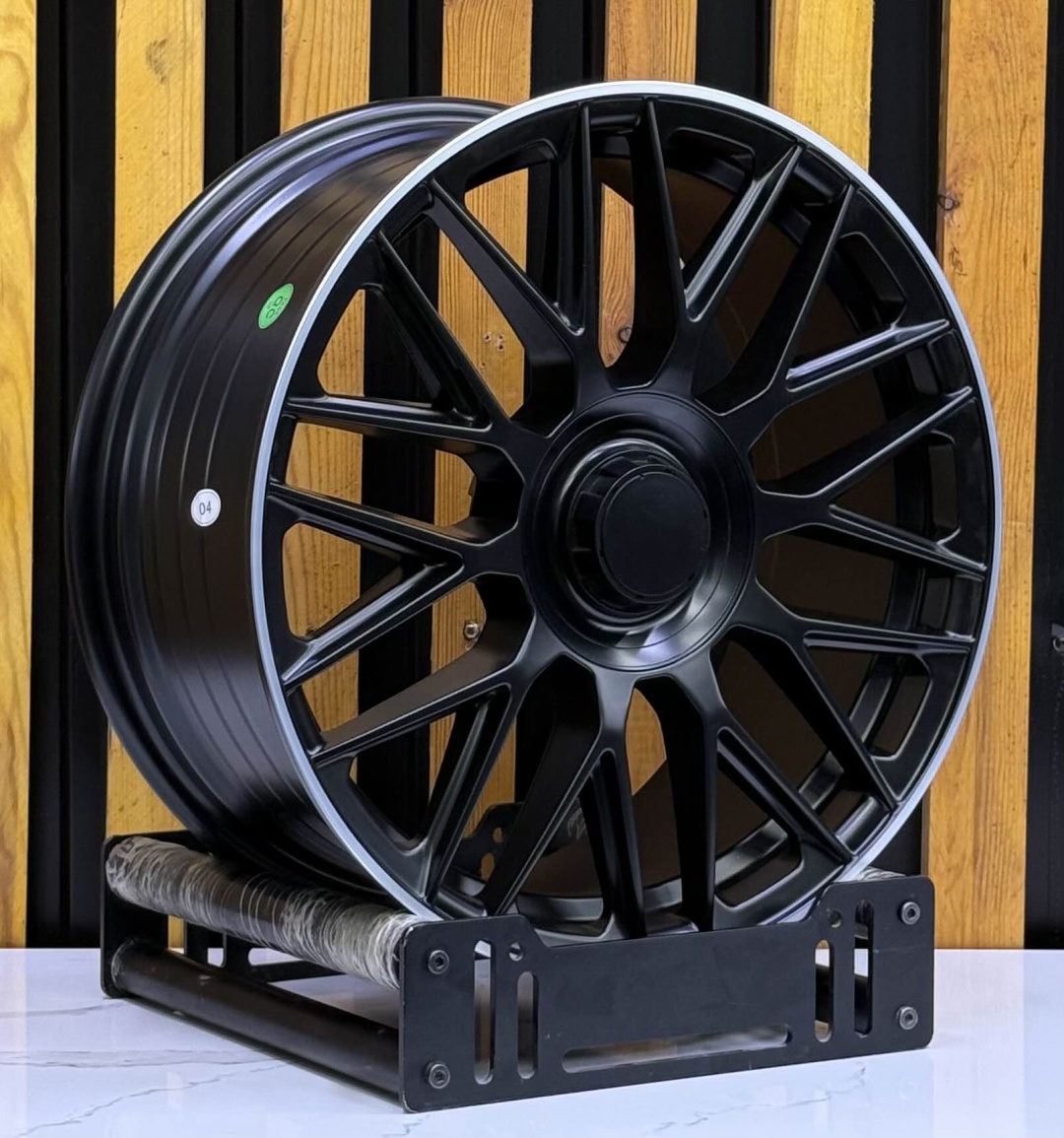 Wheels 1118 8x18/5x112 D66.6 ET35 4 диска черный, серебристый
