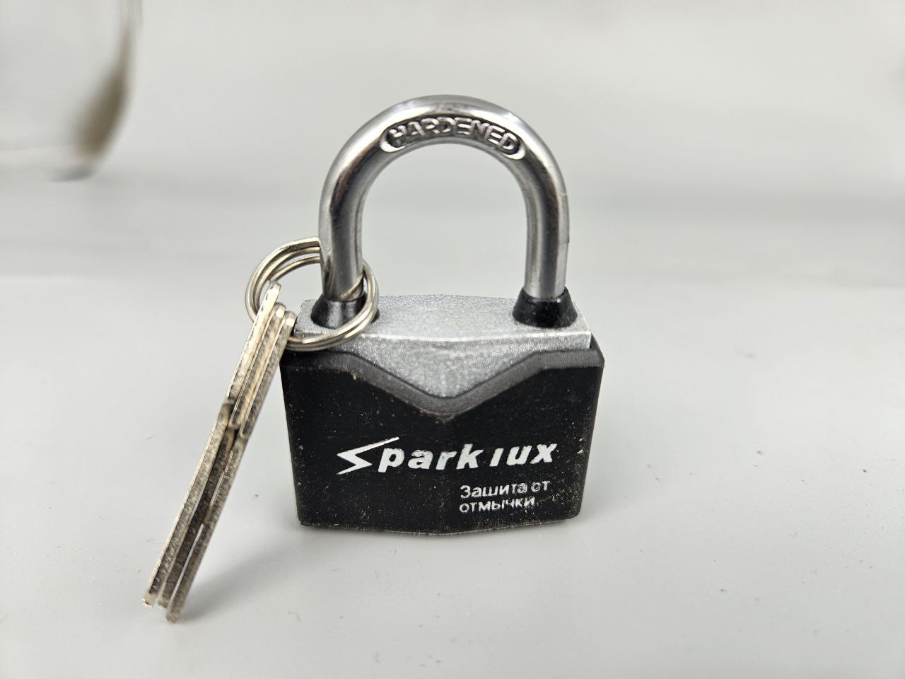 Замок навесной, английский Spark Lux цветной 40мм SUPER-LOCK, 20х40 мм