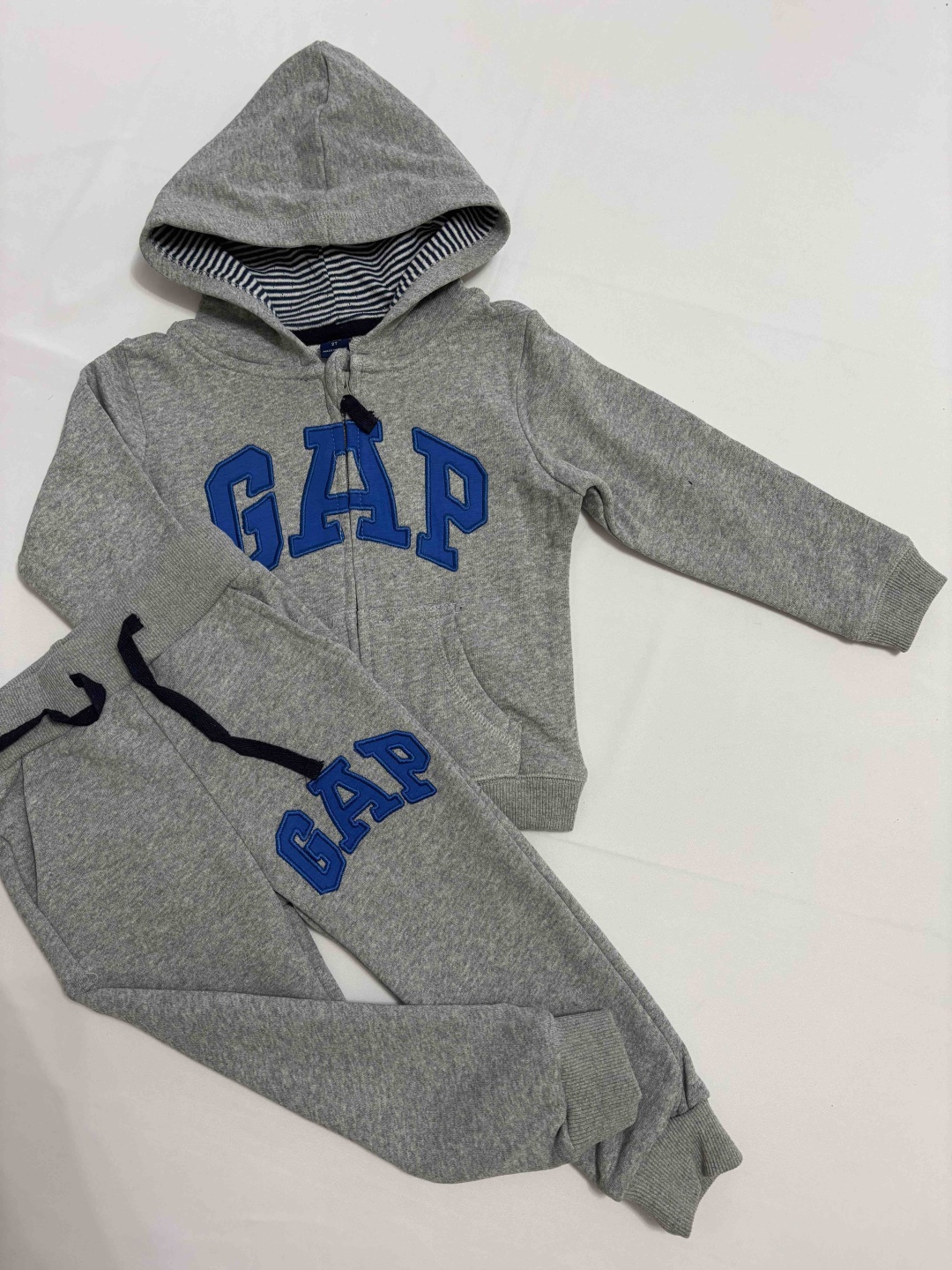 GAP серый