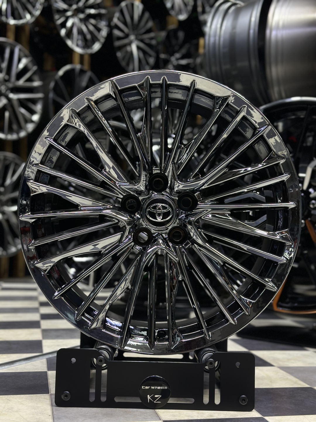 Flow Forming XT030 8.5x19/5x114.3 D60.1 ET35 4 диска хром
