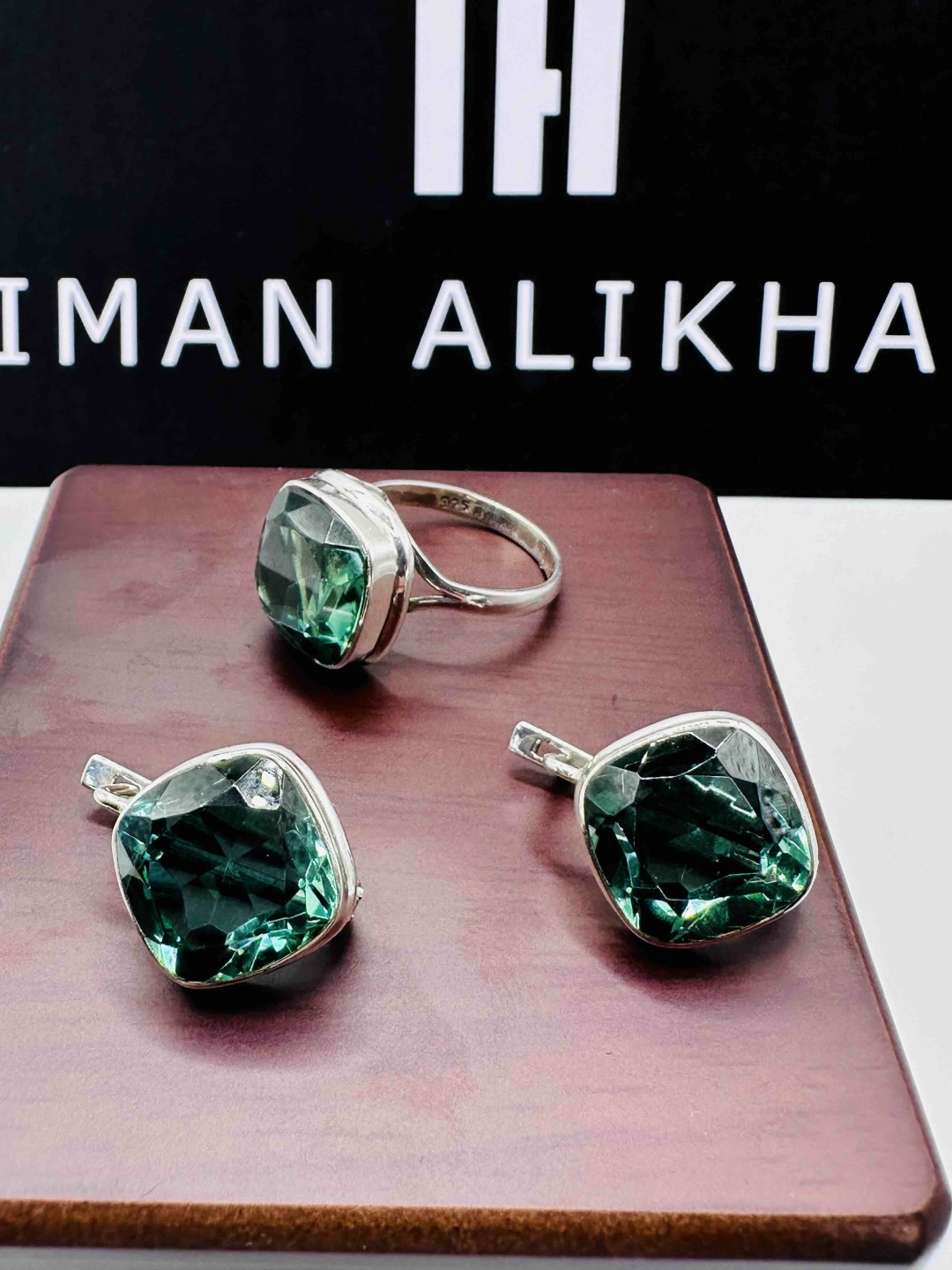 IMAN ALIKHAN Набор ИманАлихан О вес 13.1 г серебро, топаз