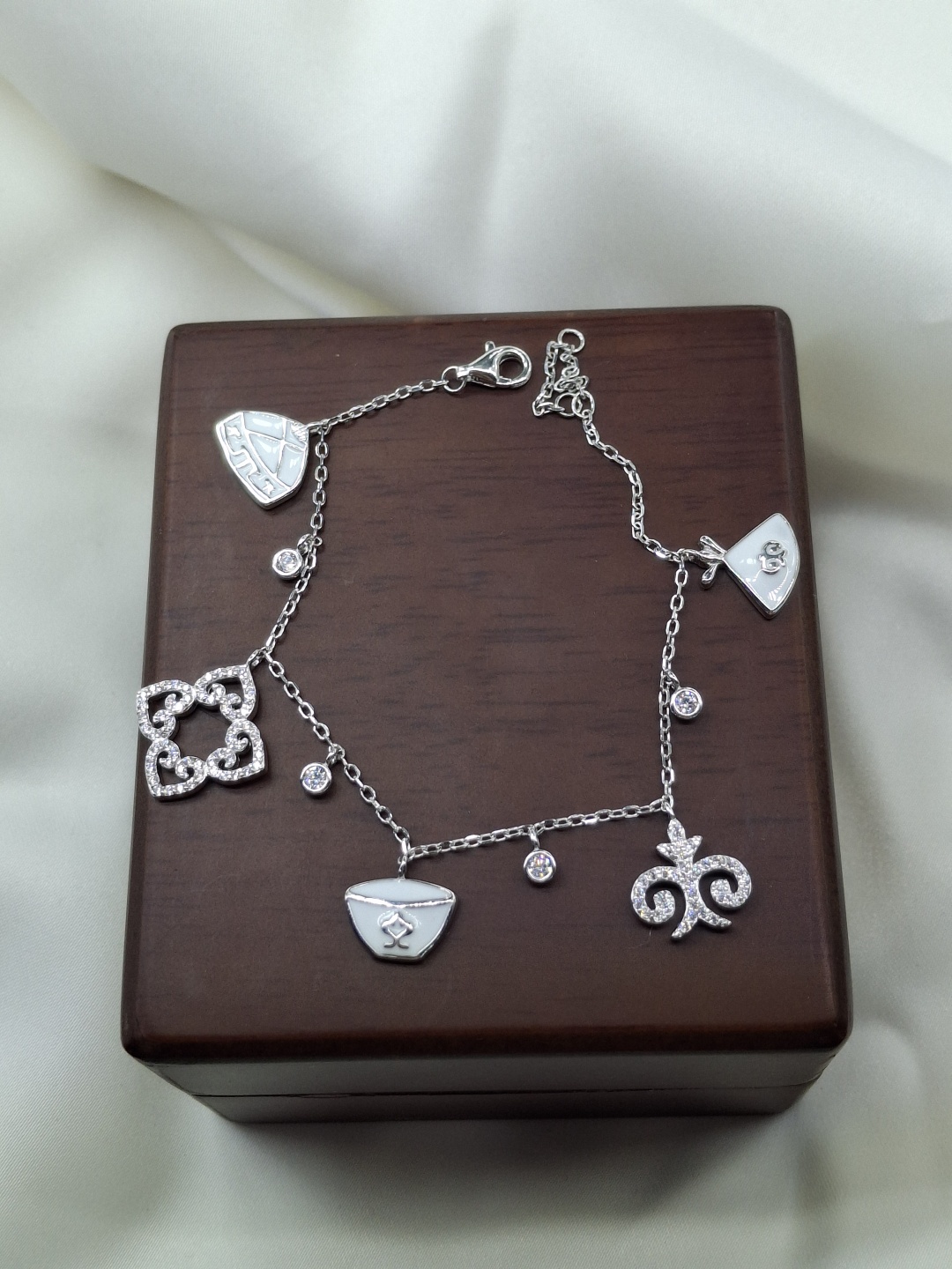 Serebro Aiym jewelry длина 17 см, вес 6.5 г серебро, эмаль, плетение якорное