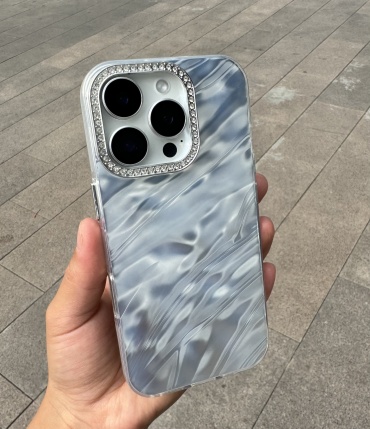 Чехол Margo для Apple iPhone 15 Pro серебристый
