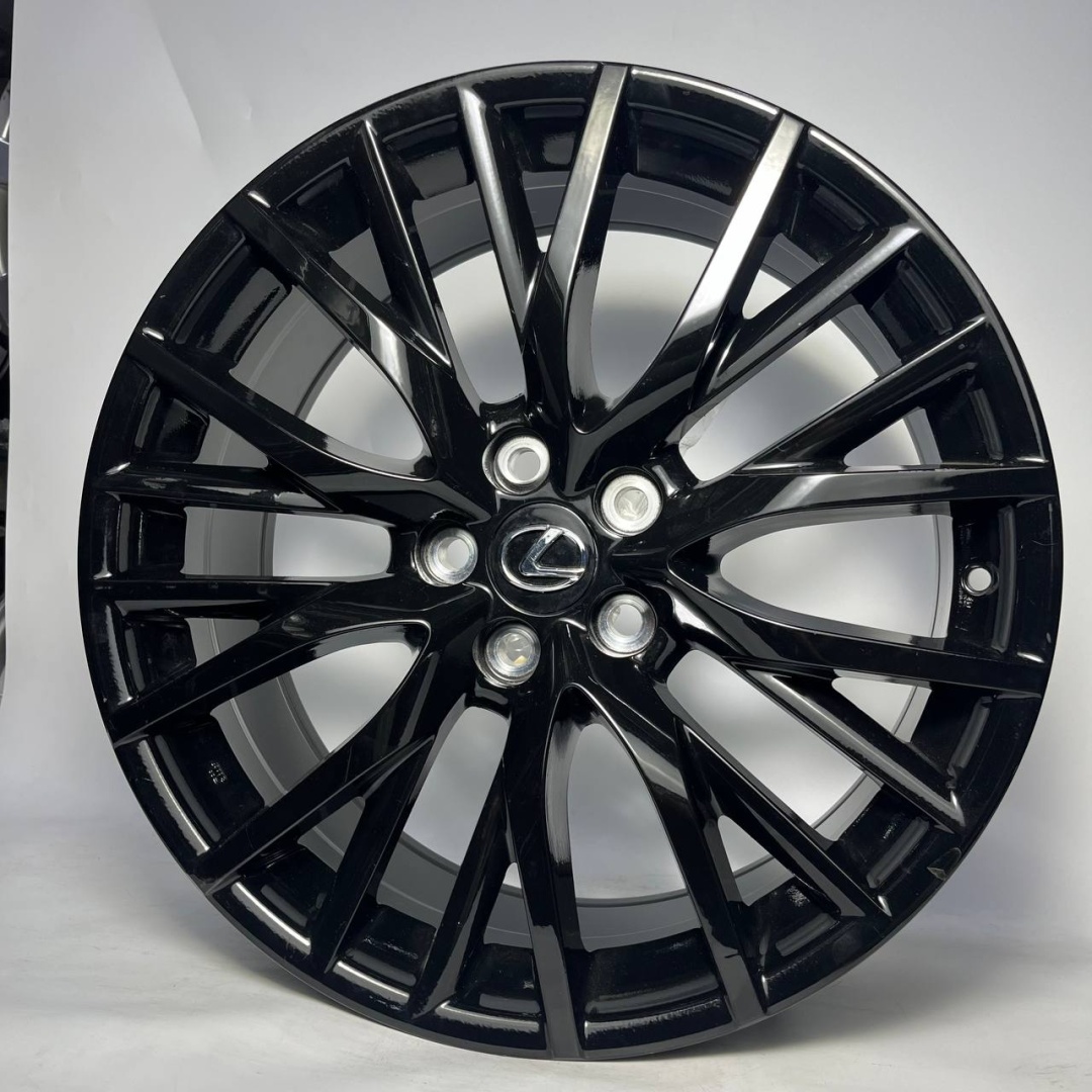 LVZ 741D SC 19*8.0 +35 60,1 5*114.3 B 8x19/5x114.3 D60.1 ET35 4 диска черный