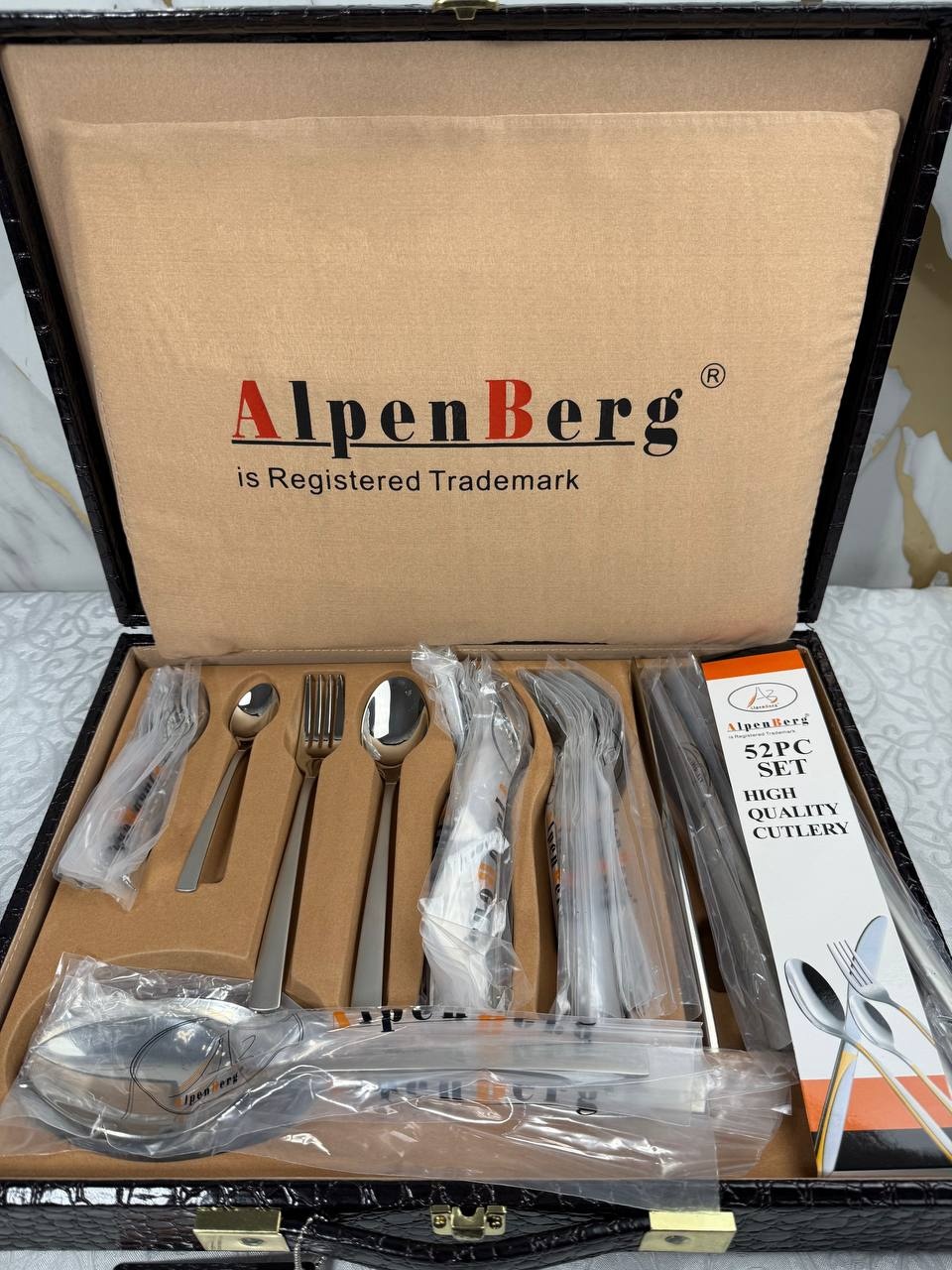 Набор столовых приборов AlpenBerg 52 шт, серебристый 102